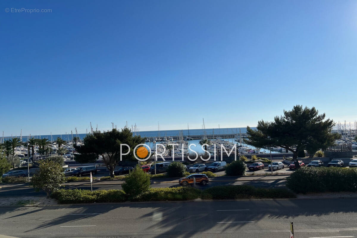 Appartement à SAINT-LAURENT-DU-VAR