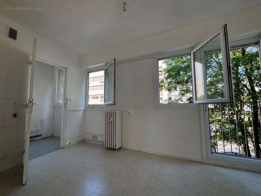 Appartement t4 au 1er étage avec ascenseur - photo 5