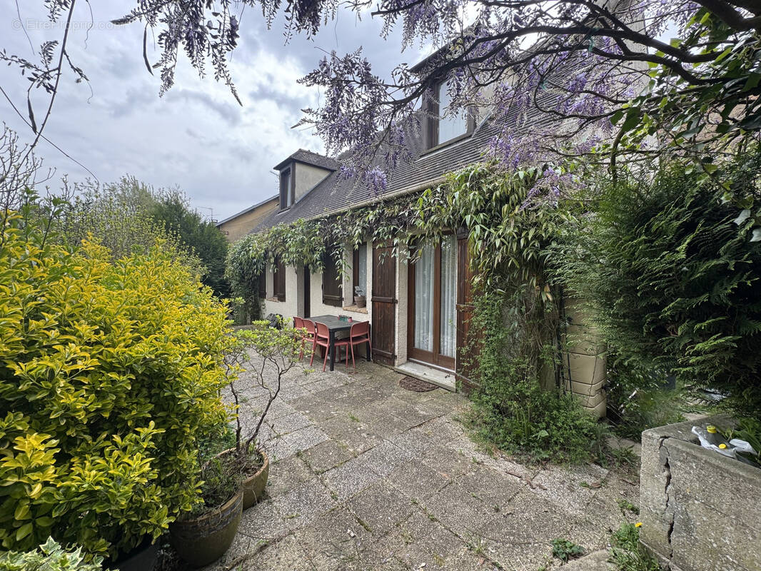 Maison à SURVILLIERS
