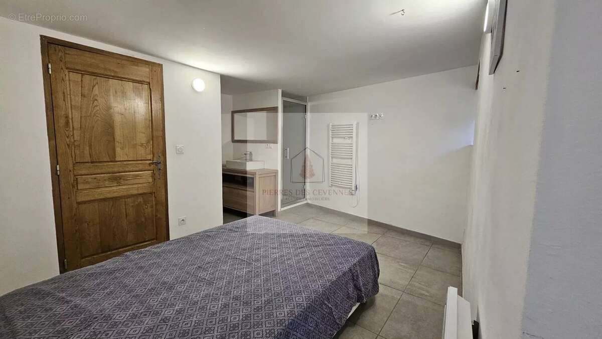 Maison à LE COLLET-DE-DEZE