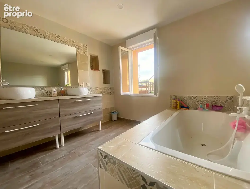 MAISON 207 M2 4 chambres dont une au RDC Piscine - photo 8