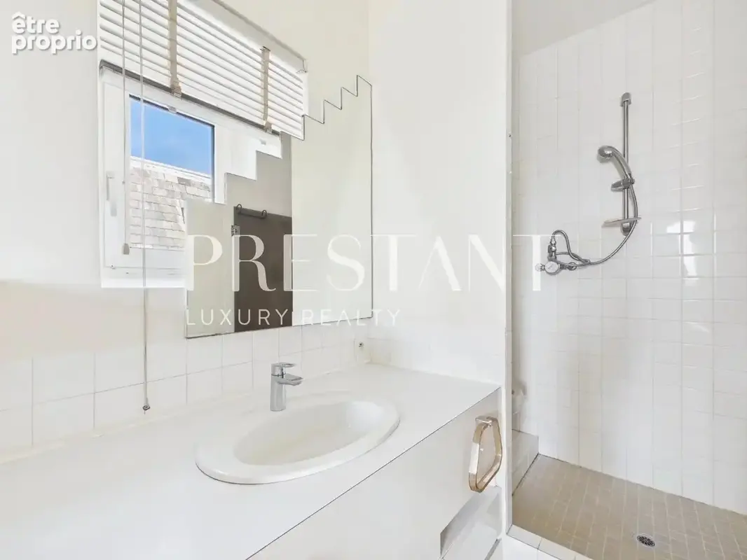 Appartement face au Jardin Public, au cœur de l’une des adresses les plus prestigieuses de Bordeaux. - photo 49