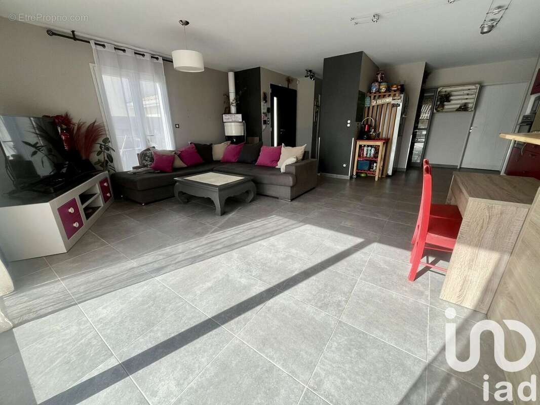 Photo 4 - Maison à RESTINCLIERES