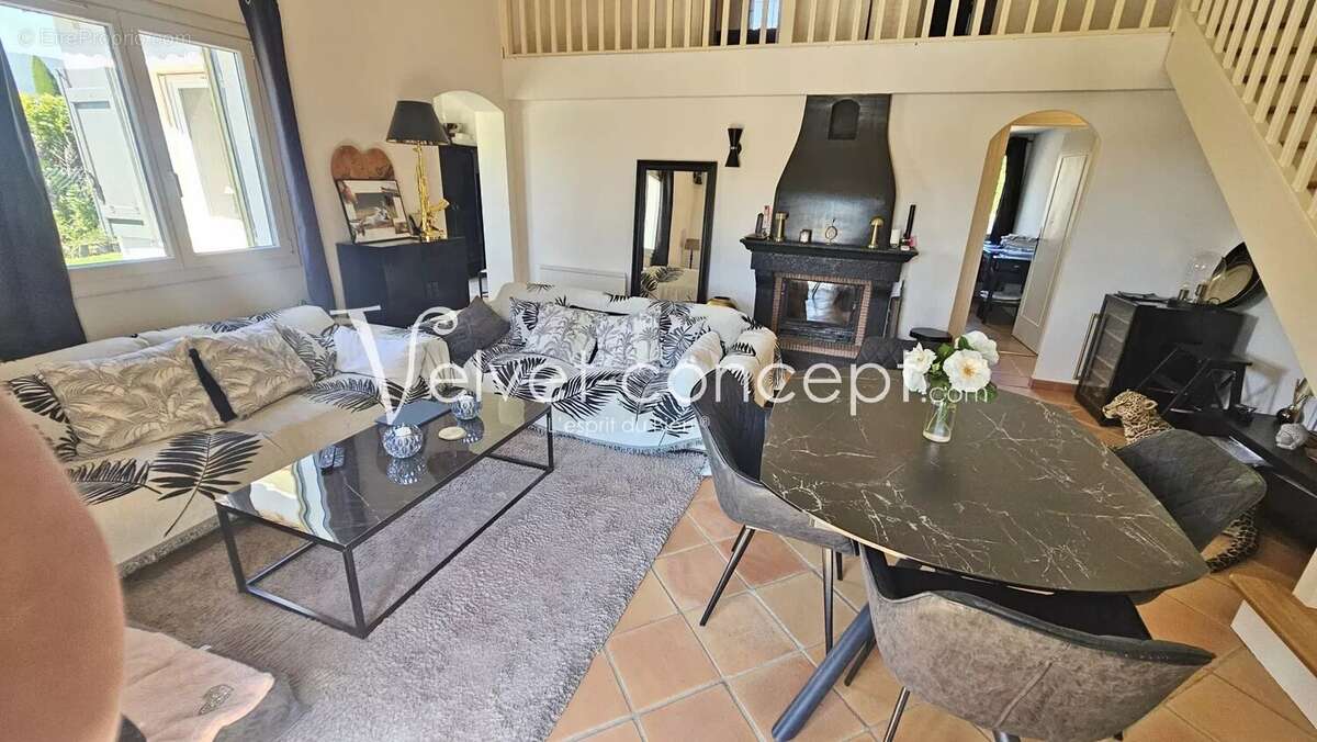 Maison à VALBONNE
