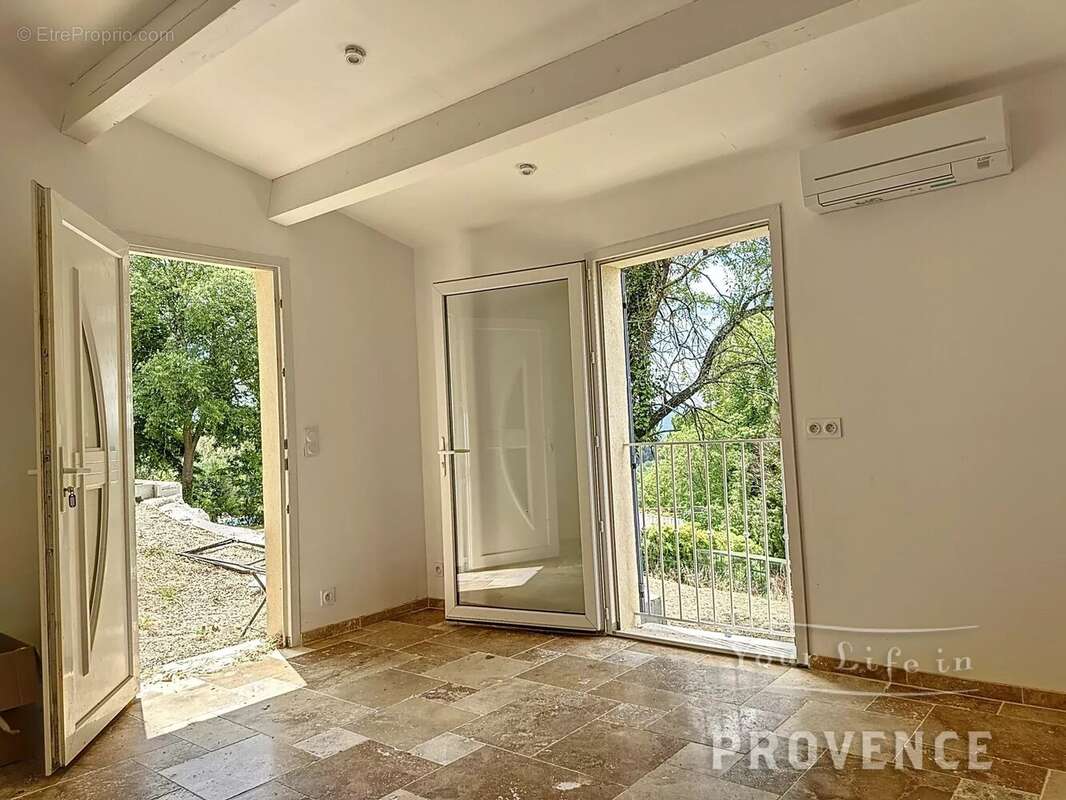 Maison à VILLECROZE