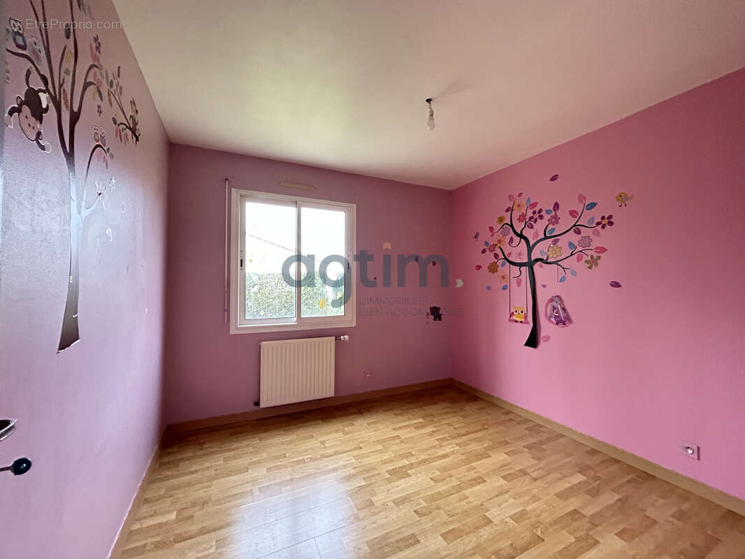25 minutes de NANTES: MONTAIGU-VENDEE, Boufféré, centre, maison à étage, 126m2 hab, 4 chambres, garage, terrai - photo 7