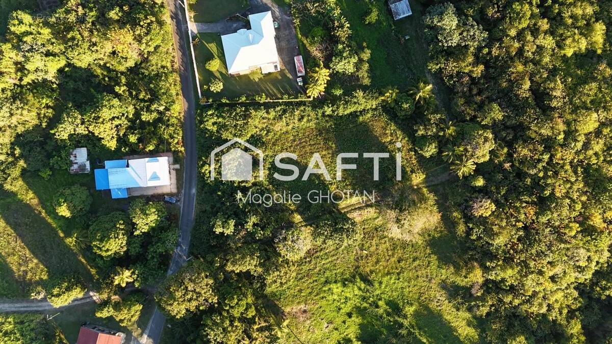 Photo 1 - Terrain à GRAND-BOURG