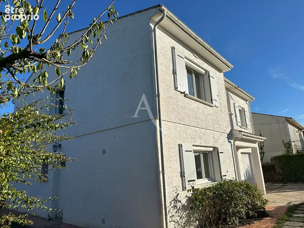 Rochefort - belle maison familiale de 167 m² - 5 chambres, deux garages , fort potentiel ! - photo 2