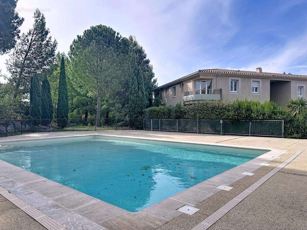Appartement à VILLENEUVE-LES-AVIGNON