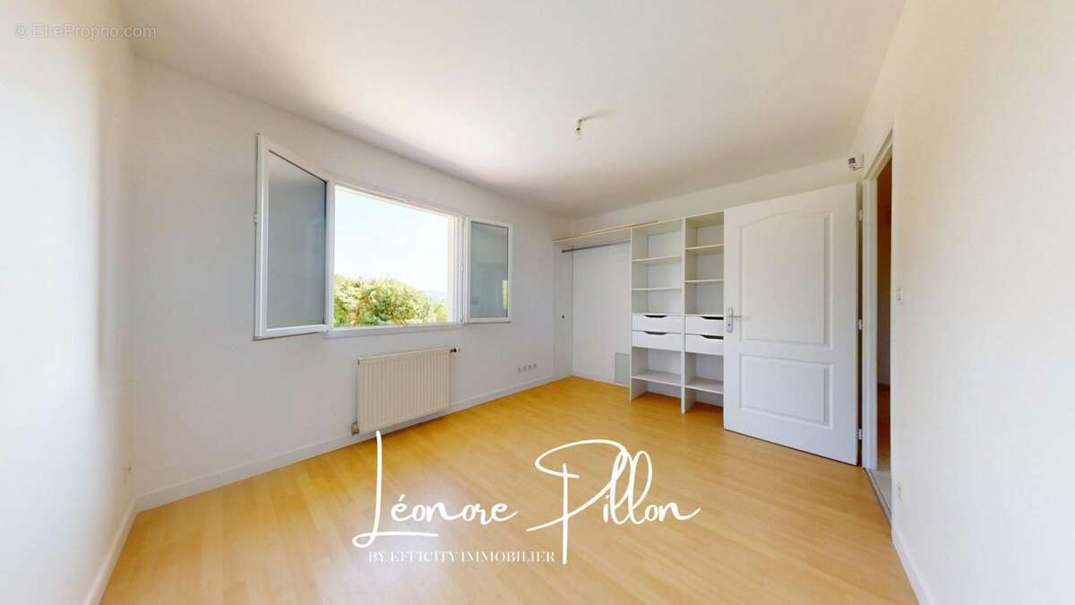 Maison 215 m² à Cessieu  - photo 8