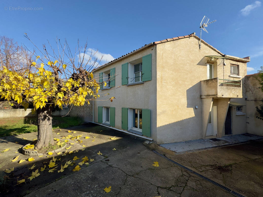 Maison à JONQUIERES-SAINT-VINCENT