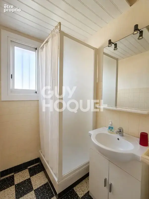 INVESTISSEMENT LOCATIF : T2 - 40m2, à deux pas de la mer - photo 7