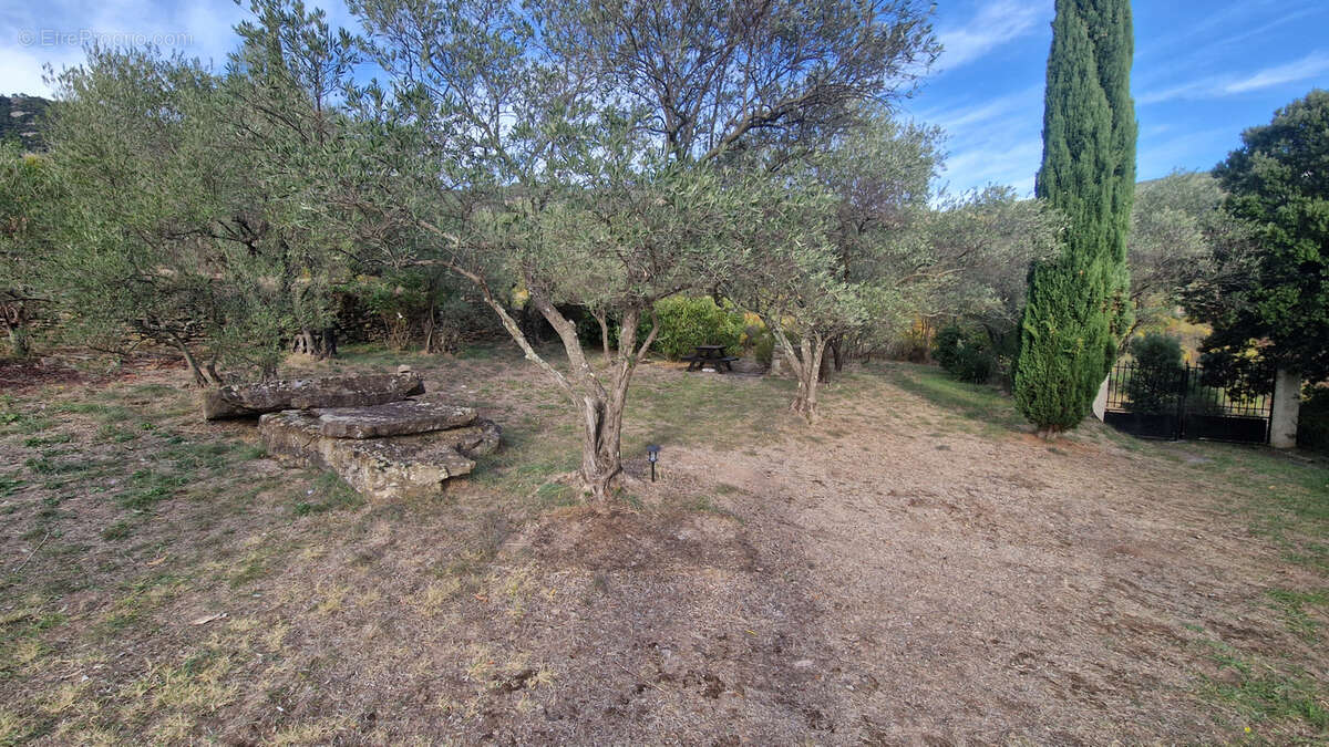 Maison à SAINT-PRIVAT