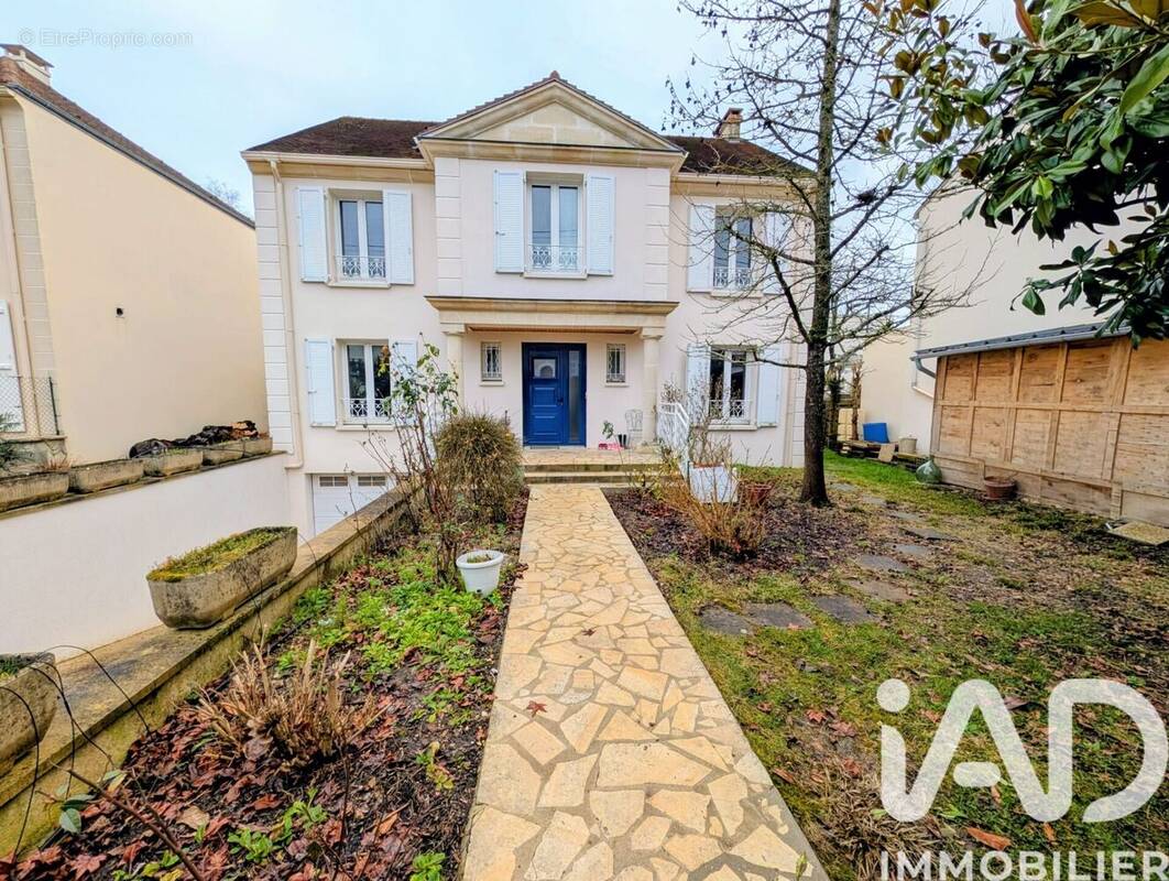 Photo 1 - Maison à EZANVILLE