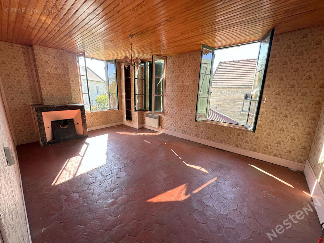 Maison à MONNEVILLE