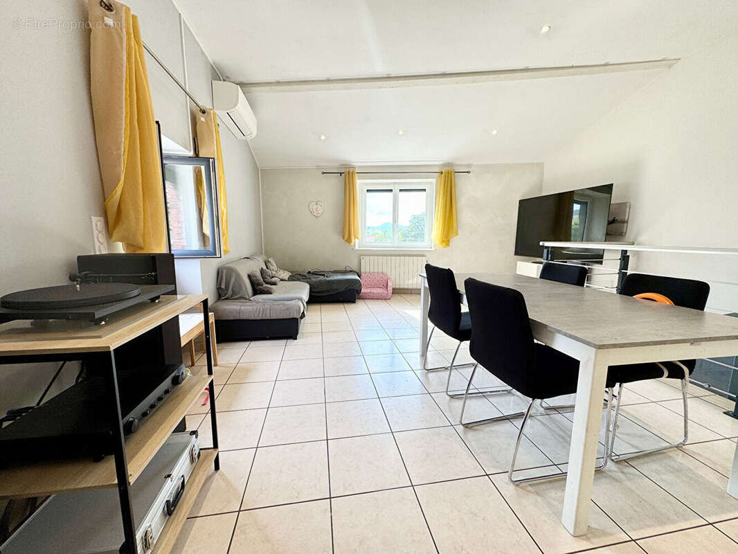 Maison à PERIGNAT-SUR-ALLIER