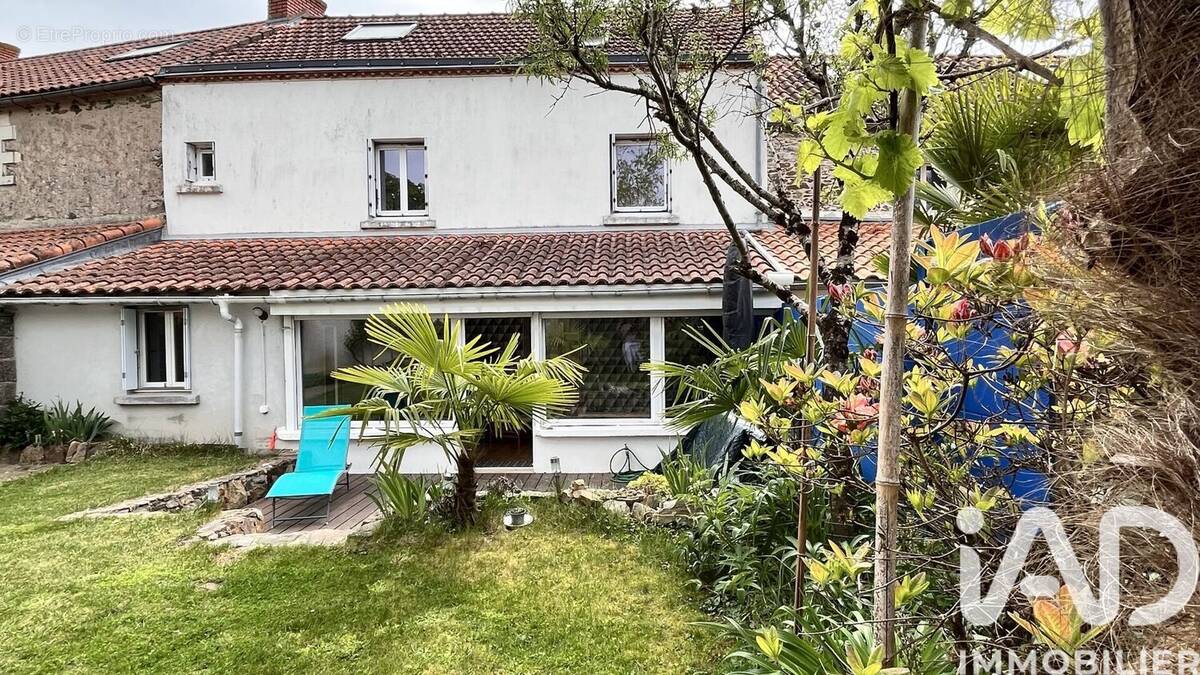 Photo 1 - Maison à BOUGUENAIS
