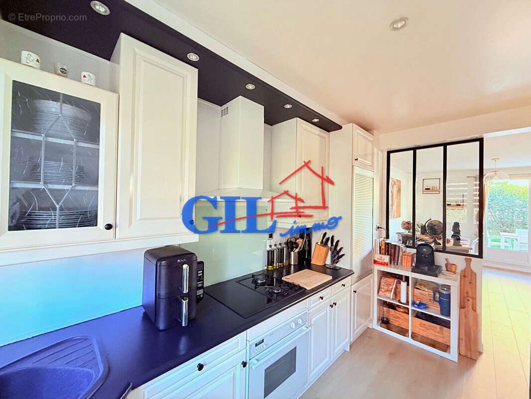 Maison à SAVIGNY-LE-TEMPLE