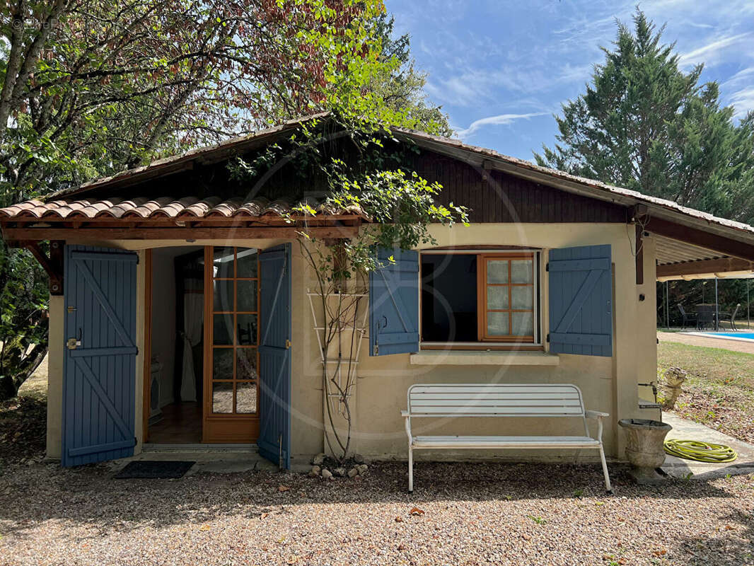 Maison à SAINT-LEON-SUR-L'ISLE