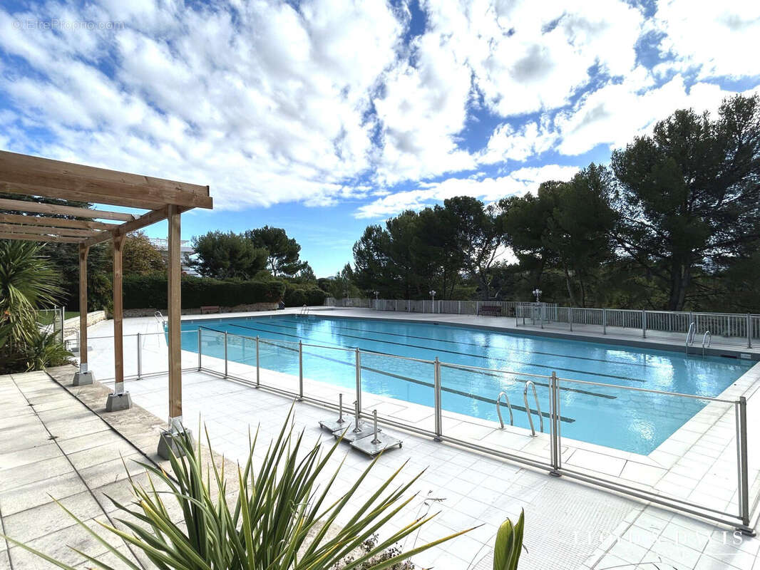 Appartement à MARSEILLE-8E