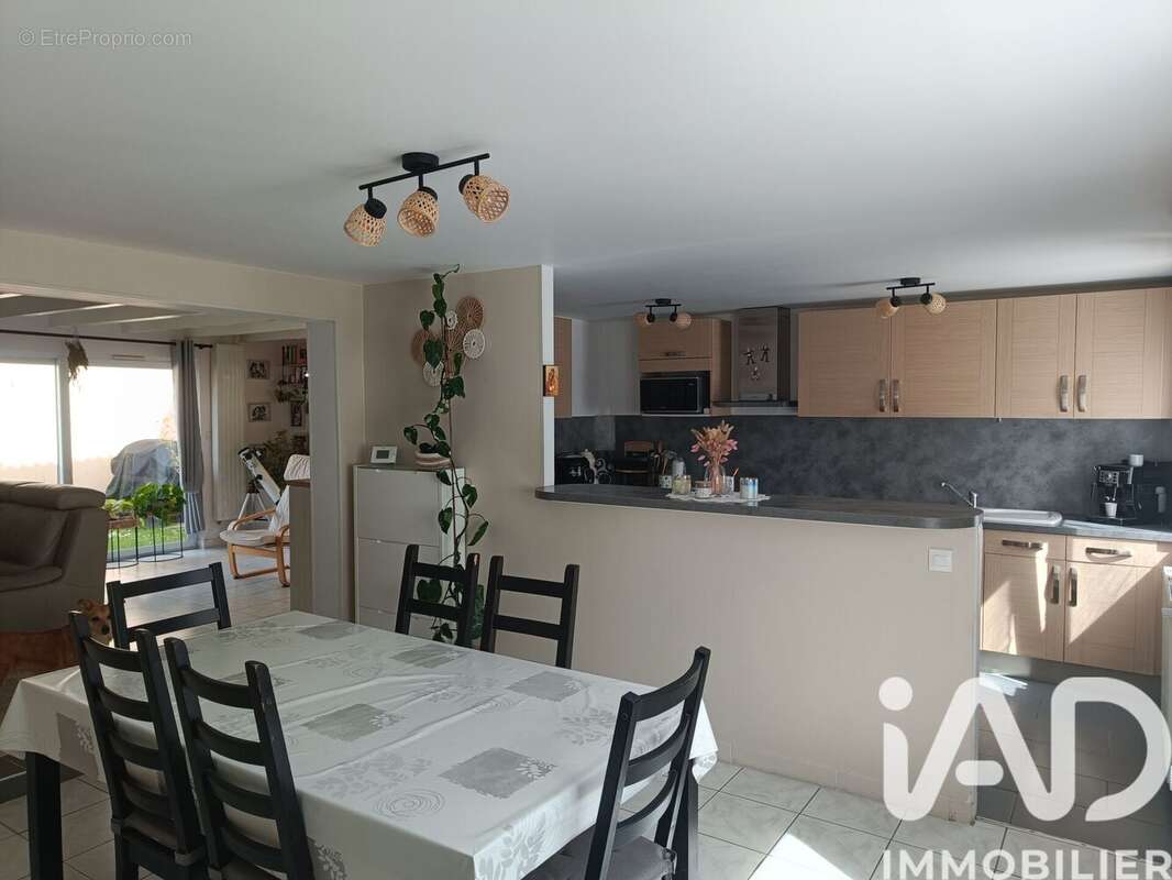 Photo 2 - Maison à HOUDAN