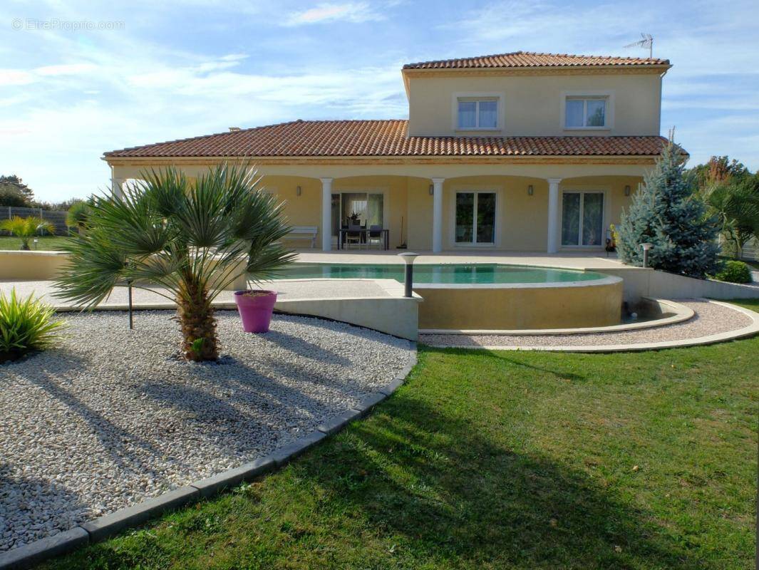 Maison à L'HONOR-DE-COS