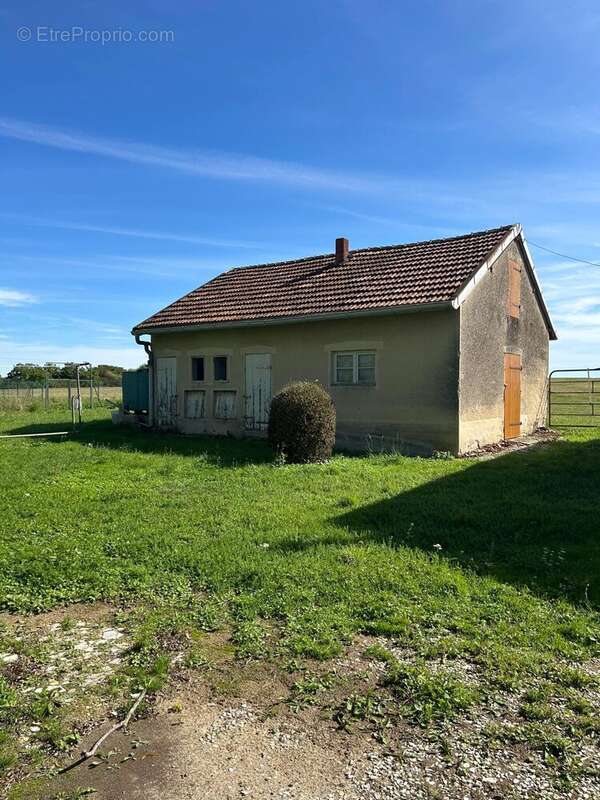 Maison 124 m² à Etrelles-Sur-Aube  - photo 3
