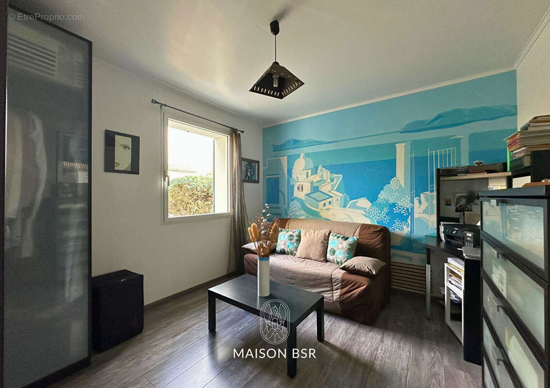 Coup de coeur! Maison de plain pied 117 m2  jardin Paysager de 1256 m2 , jacuzzi et garages. - photo 14