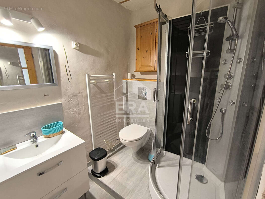 Appartement à PERNES-LES-FONTAINES