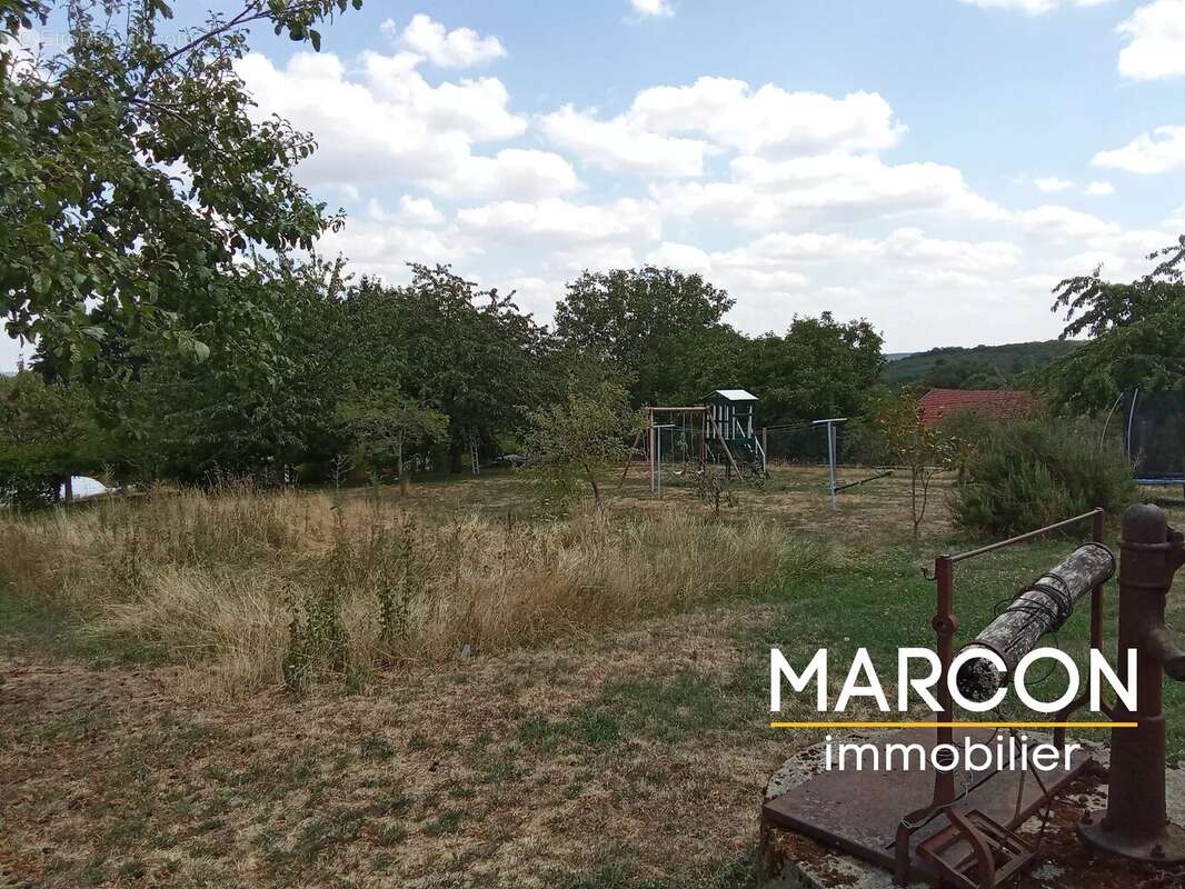Maison 134 m² à Sainte-Feyre  - photo 16