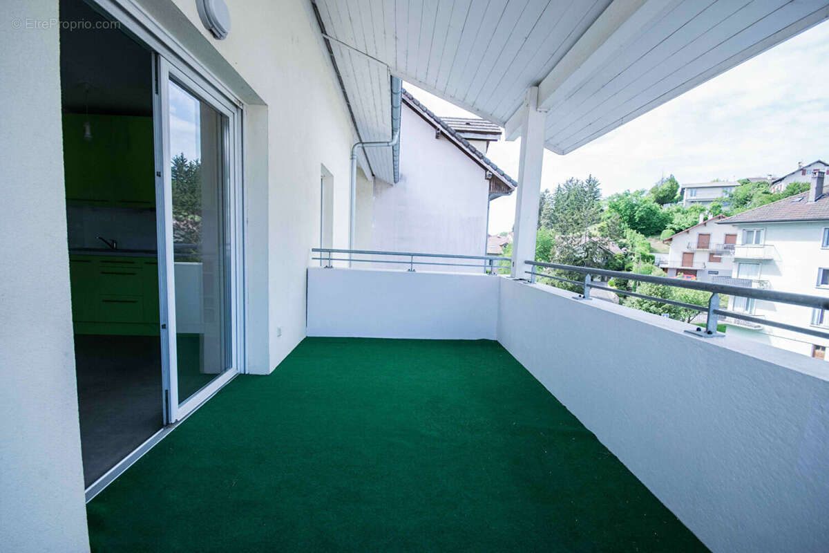 Appartement à BONNE