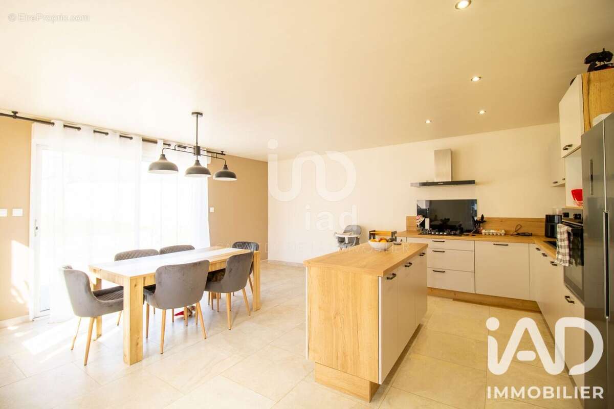 Maison 118 m² à Pronleroy  - photo 7