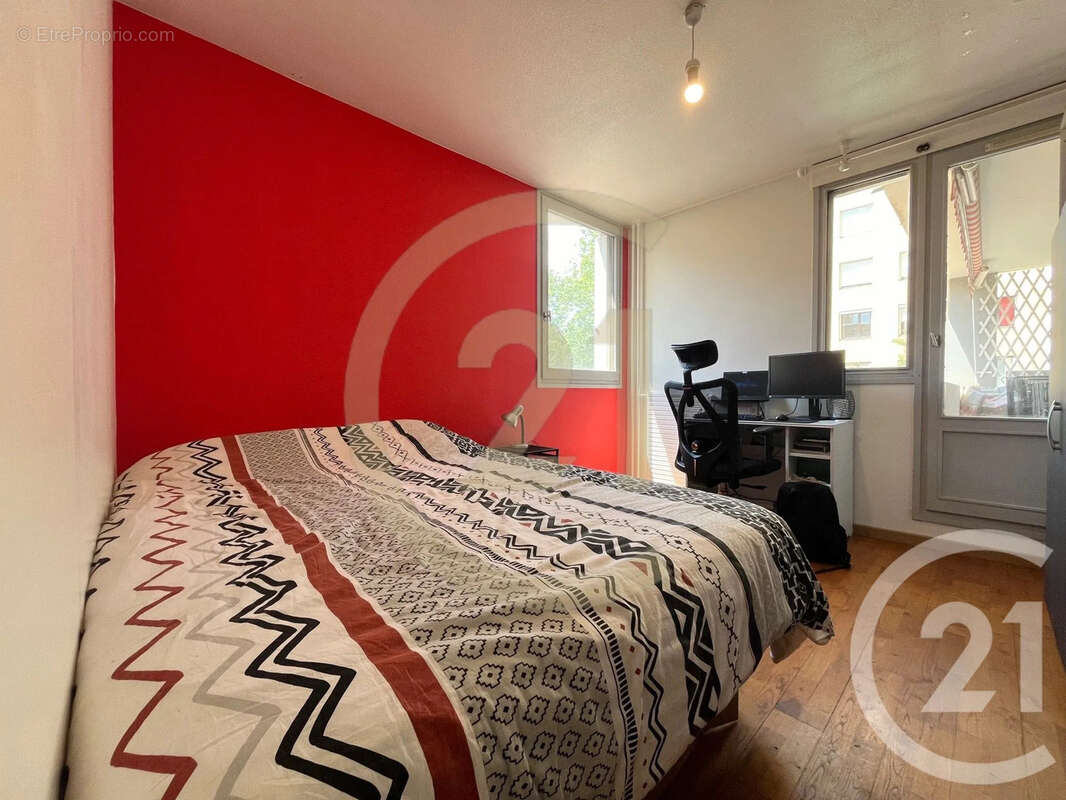 Appartement 93 m² à Venissieux  - photo 8