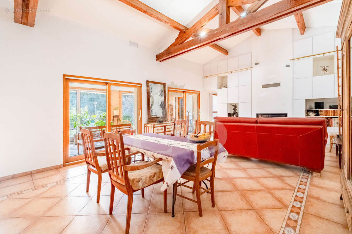 Maison à BUIS-LES-BARONNIES