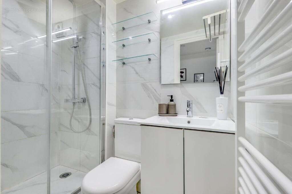 Appartement à CHARENTON-LE-PONT