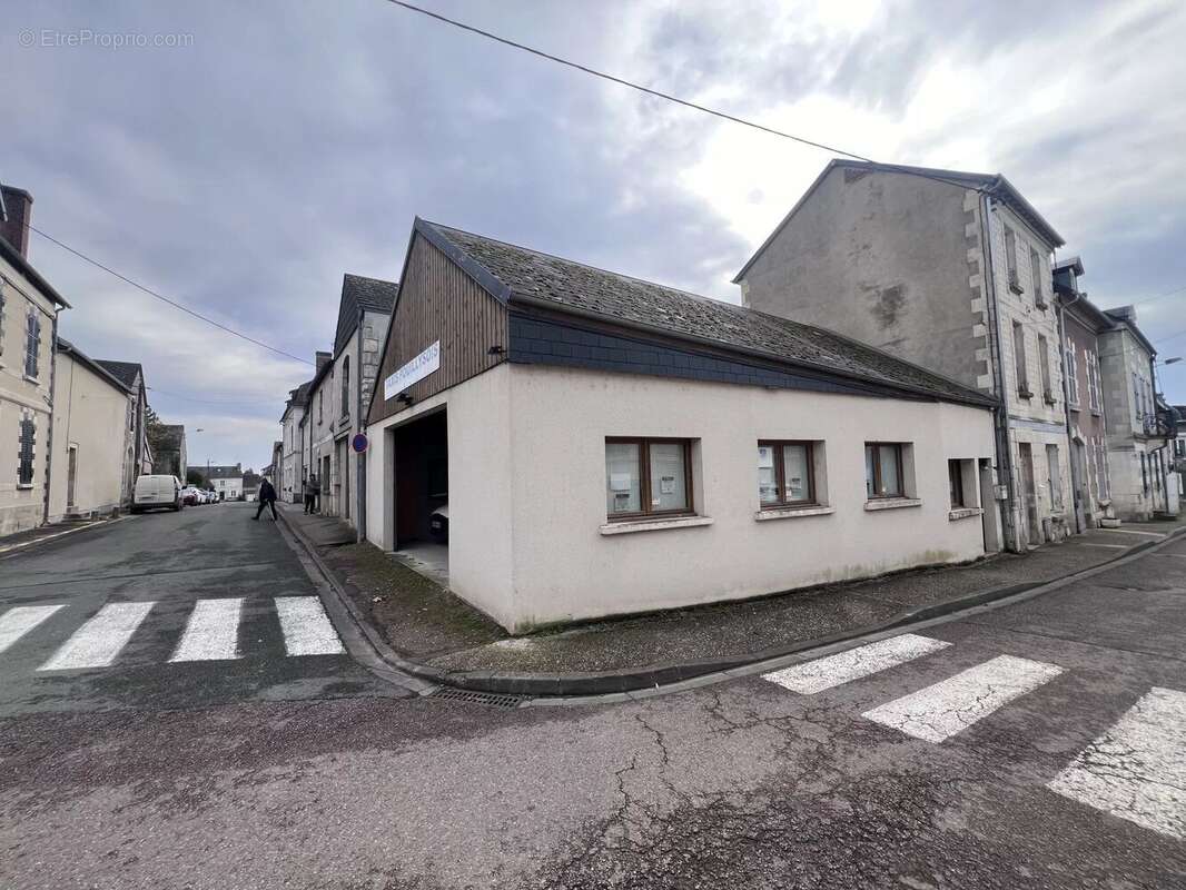 Commerce à POUILLY-SUR-LOIRE