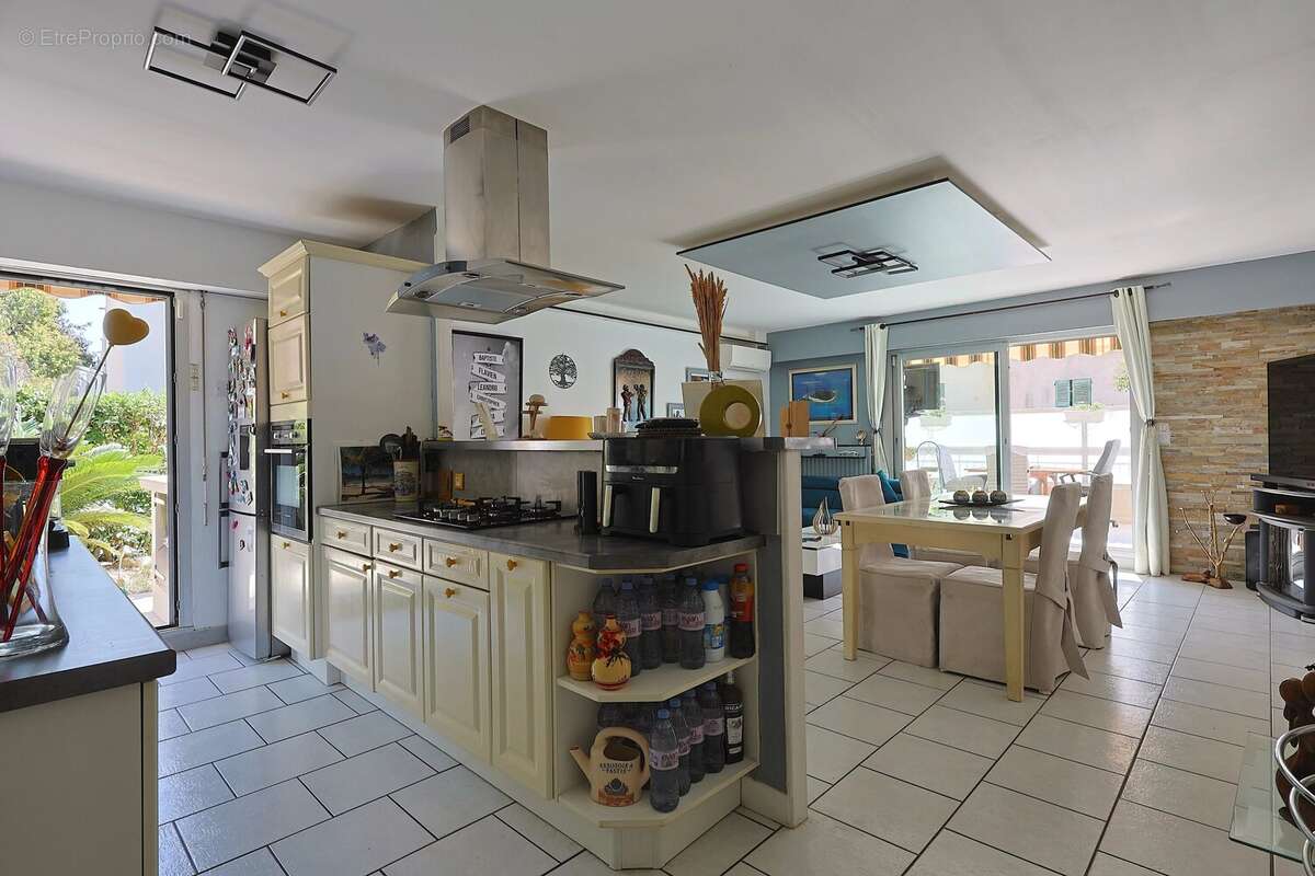 Appartement Vallauris 2 pièce(s) 55 m2 rez de jardin - photo 6