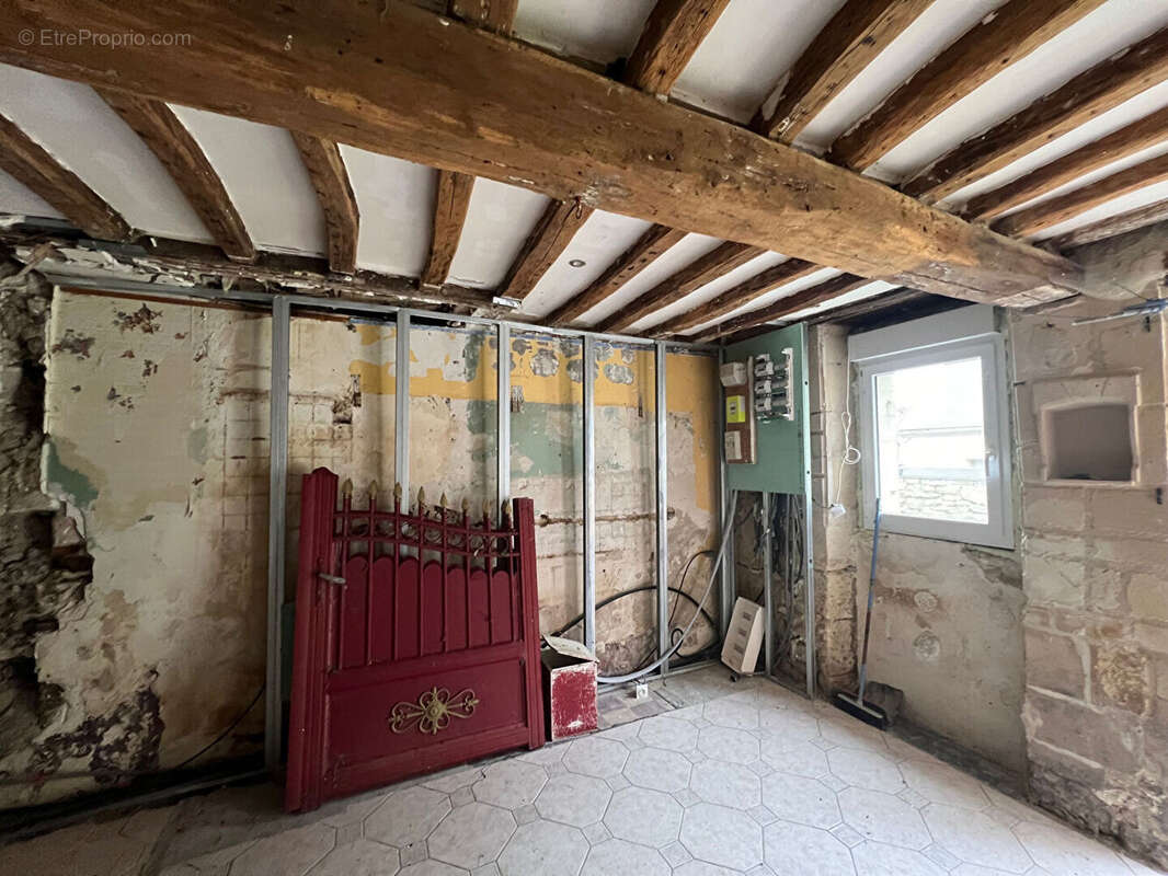 20682 - Maison en pierres à rénover - photo 2