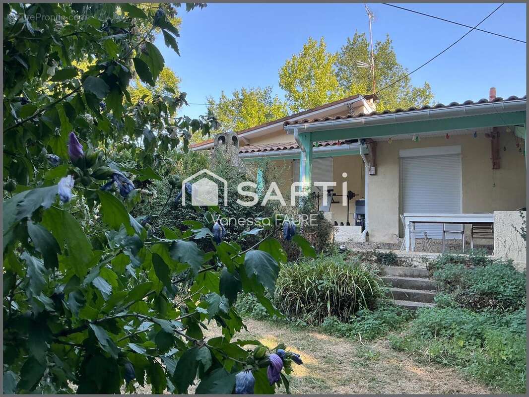Maison 152 m² à Saint-Genes-De-Lombaud  - photo 2