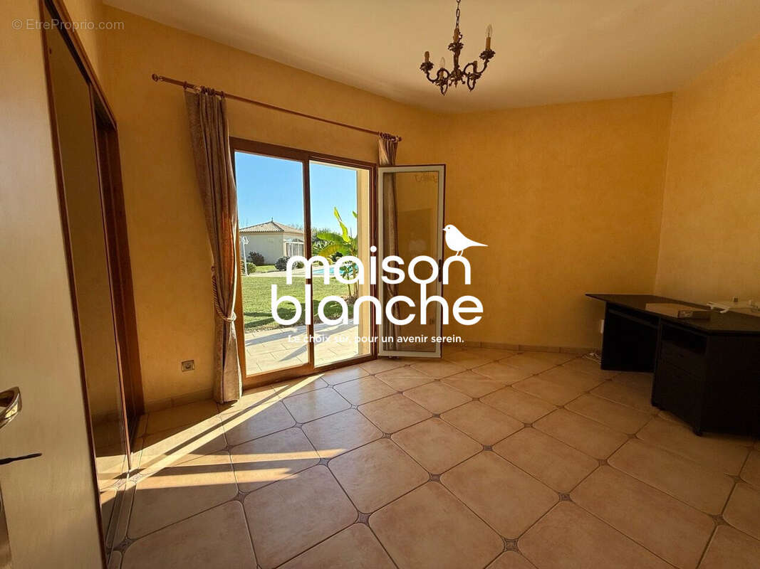 Maison à LAMOTHE-MONTRAVEL