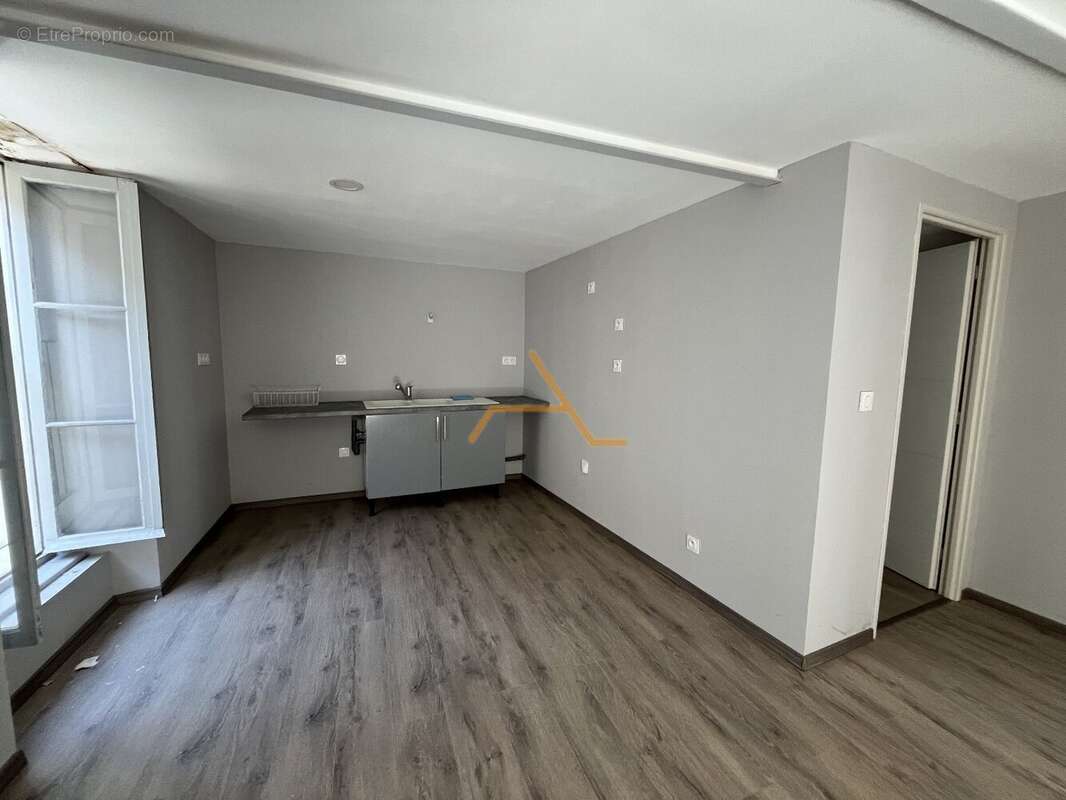 Appartement à VALREAS