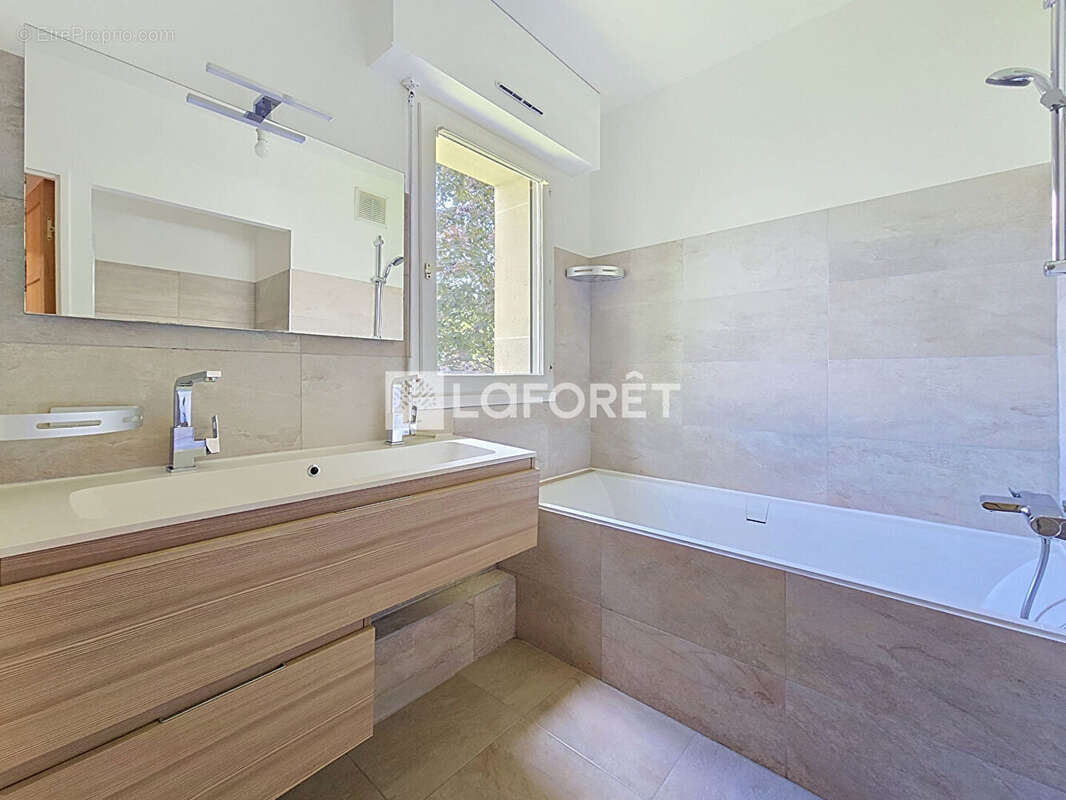 CENTRE VILLE, Appartement Bourg La Reine 4 pièces 90 m2 - photo 5