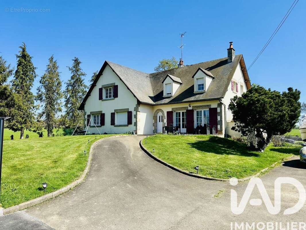 Photo 3 - Maison à LA CHAPELLE-JANSON