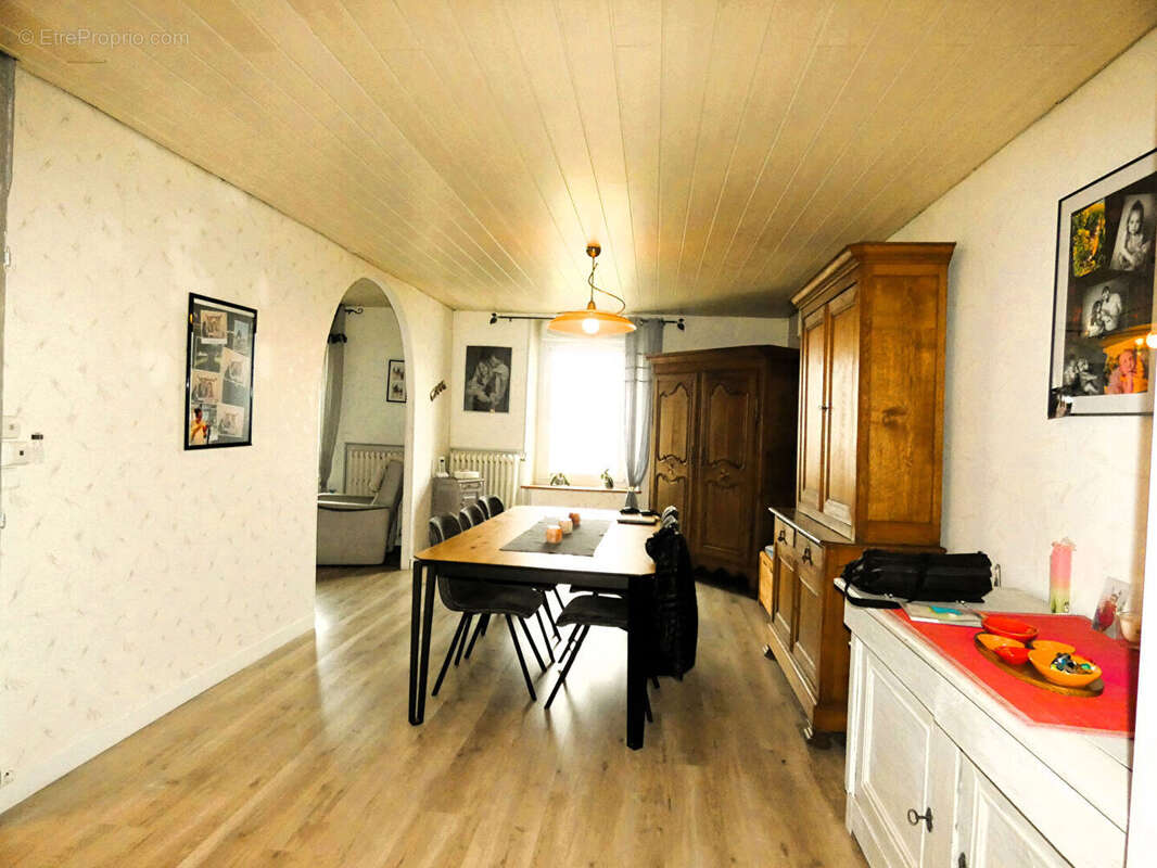 Maison à LINY-DEVANT-DUN