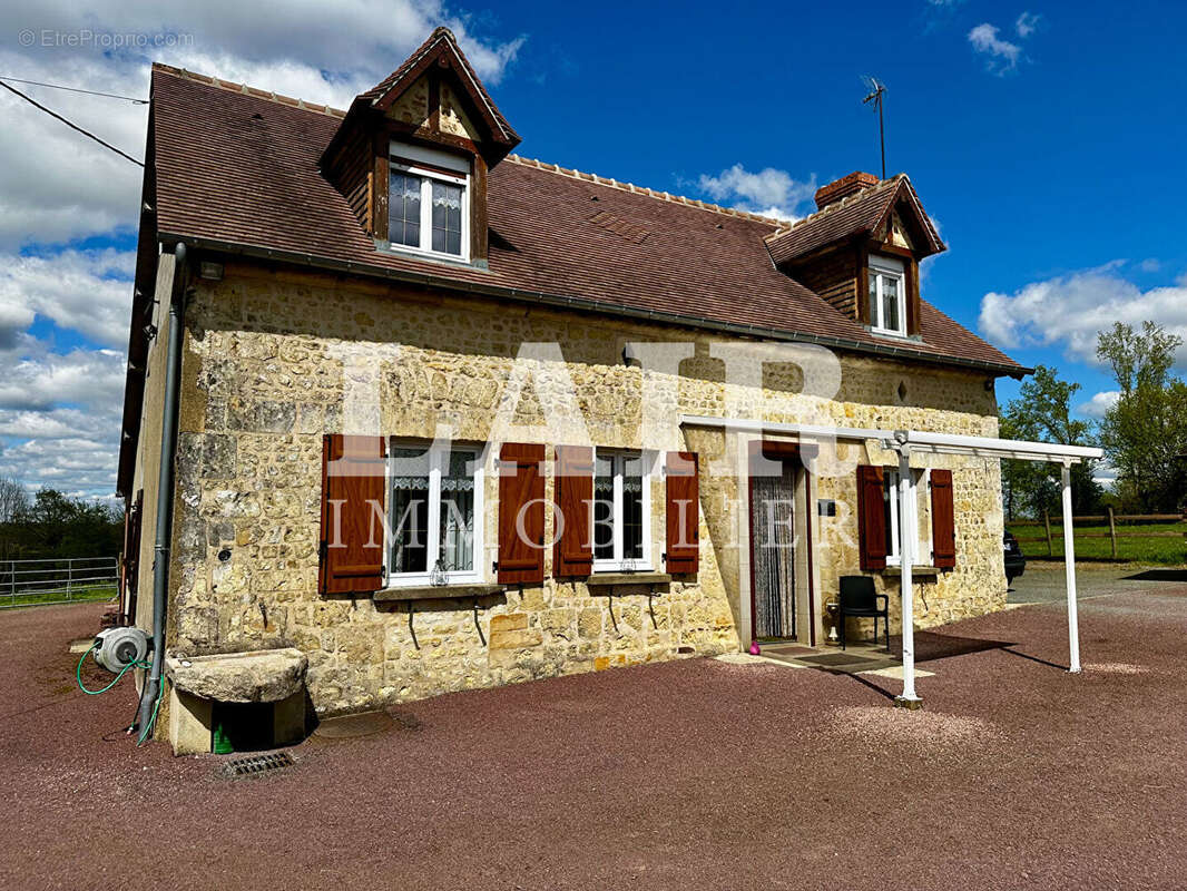 Maison à LE MELE-SUR-SARTHE