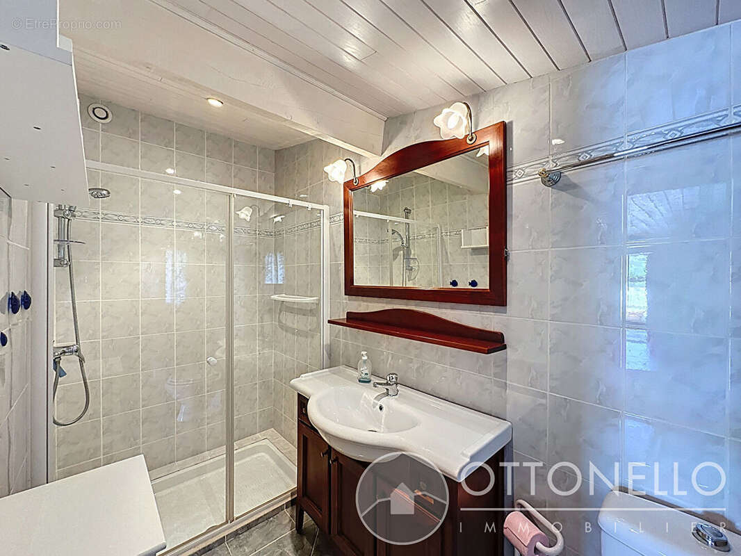 Maison à ROQUEBRUNE-SUR-ARGENS