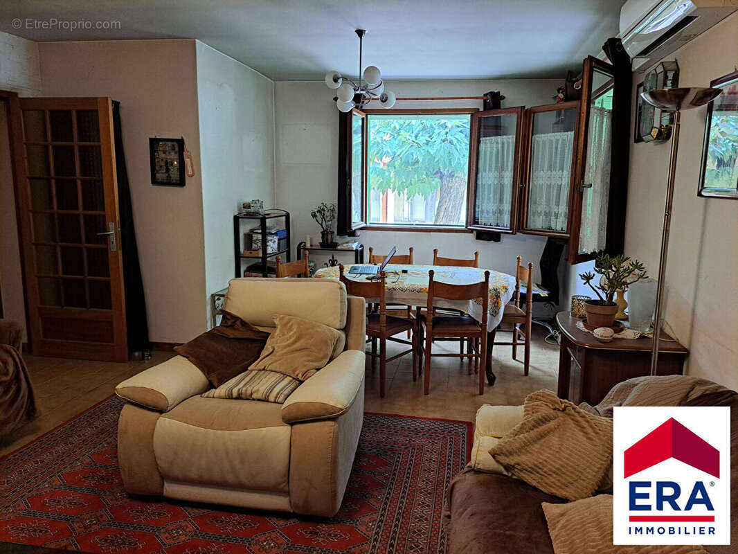 Maison à CAMARET-SUR-AIGUES