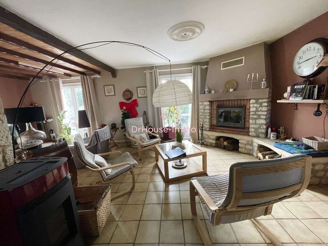 Maison à BAIGNES-SAINTE-RADEGONDE