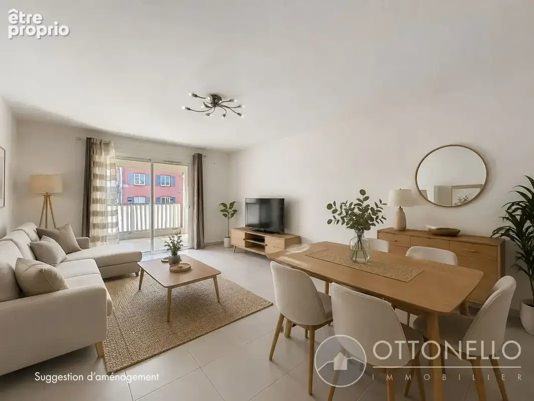 Appartement à ROQUEBRUNE-SUR-ARGENS