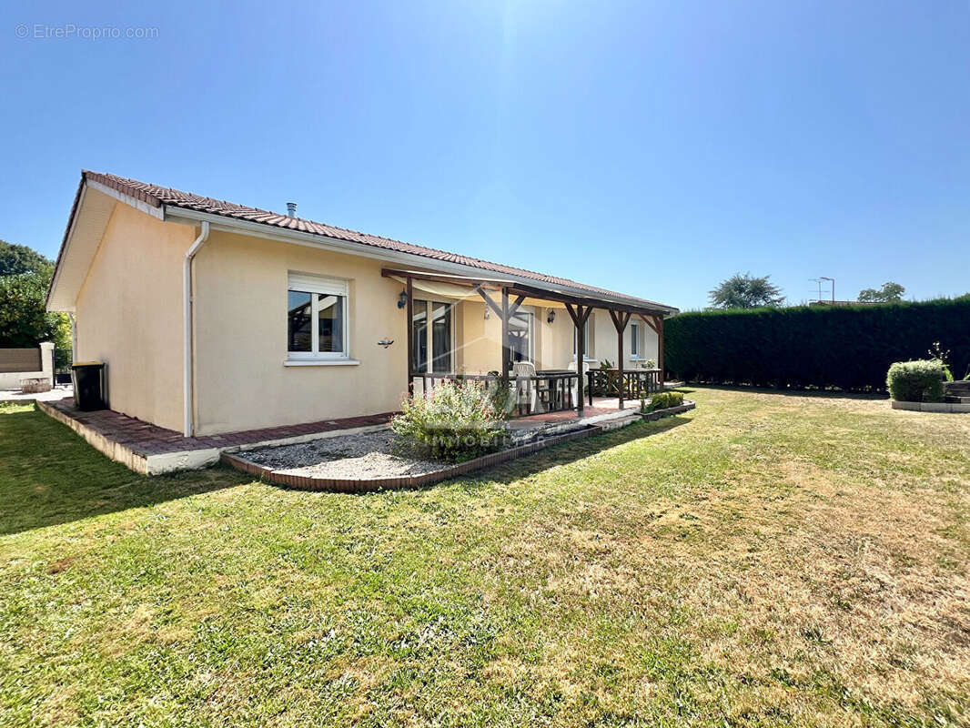 Maison à HOSTENS